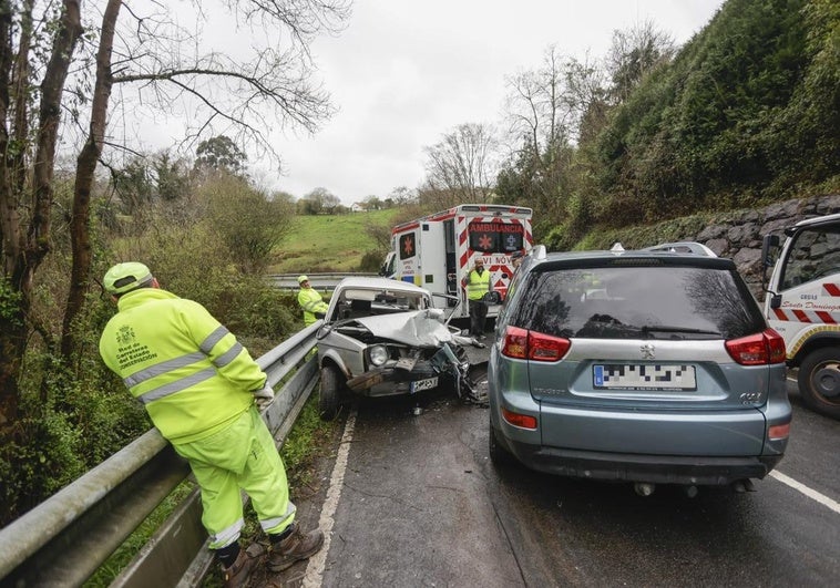 Lunes negro en las carreteras de Asturias: dos muertos y dos heridos en tres accidentes